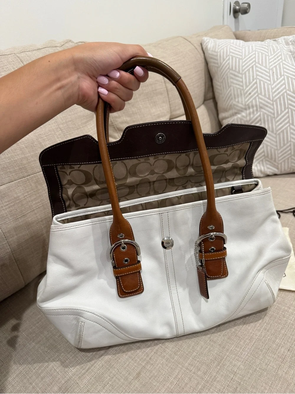 Vintage Coach White Leather Shoulder Tote with Brown Trim